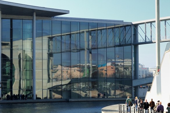 Sprung über die Spree